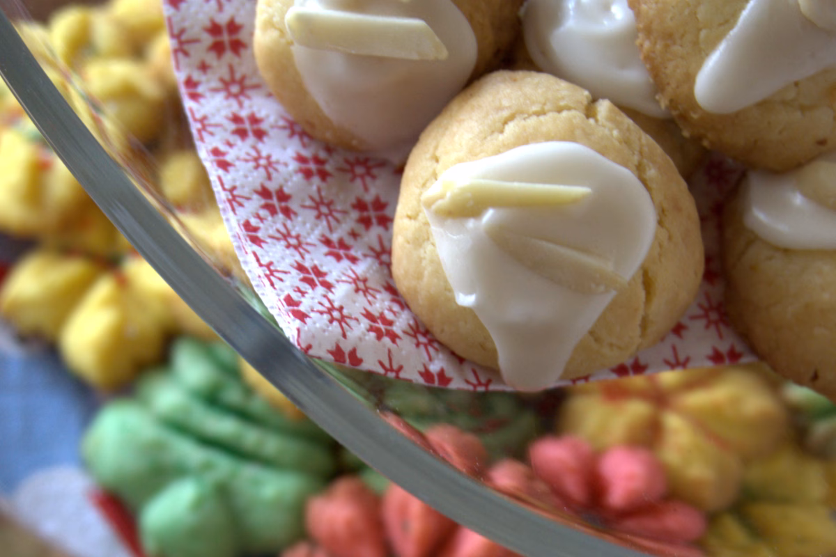 Fy27 Holiday Catalog Images Resized For Web 62 Patrice Johnson Modern Cookies And Bars